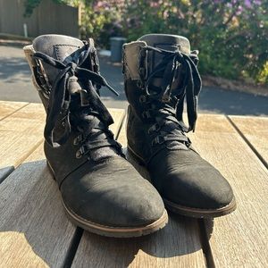 Size 8 Columbia Hiking Boots for Women